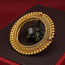 This elegant Statement Gold Polish Silver Hand Kada features a stunning Rajasthani paisley pattern in traditional tar and rava work.&nbsp; It is the perfect accessory for weddings and festivities. Add a touch of traditional charm to your outfit with this exquisite kada. The price is for one piece kada only.