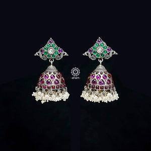 Handcrafted pair of kemp and green stone jhumkie earrings in 92.5 sterling silver. A beautiful traditional design that you will cherish wearing for years to come. 