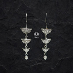 These Mewad chandelier earrings are crafted with 92.5 silver and feature a three-layer design for a stylish look. They are lightweight and comfortable to wear, so you can show off your style all day.