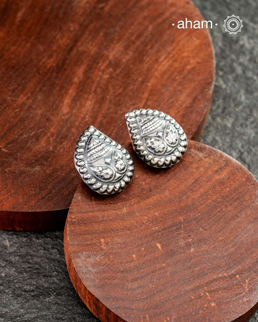 Silver Ambi Earring in 92.5.
An ode to the glorious state of Rajasthan.