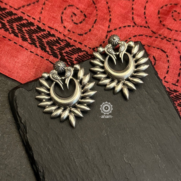 Silver Earring in 92.5, light weight and easy to wear all day long.&nbsp; An ode to the glorious state of Rajasthan.