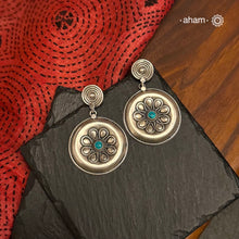 Mewad silver earrings handcrafted in 92.5 sterling silver.
Perfect, light weight, work wear earrings handcrafted in Rajasthan