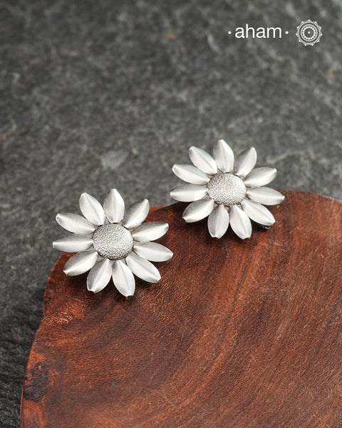 Mewad Studs handcrafted in 92.5 sterling silver. An ode to the glorious state of Rajasthan. Light weight, great as everyday and ethnic wear.&nbsp;