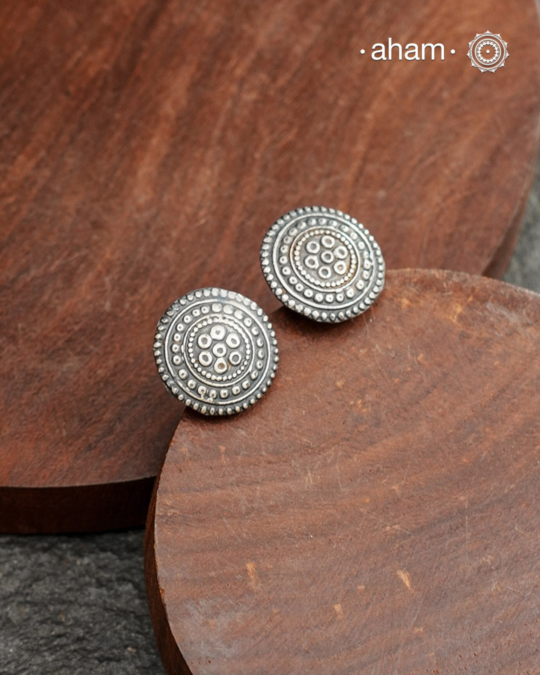 Mewad silver earrings crafted in 92.5 silver. An ode to the glorious state of Rajasthan. Light weight, great as everyday and ethnic wear.