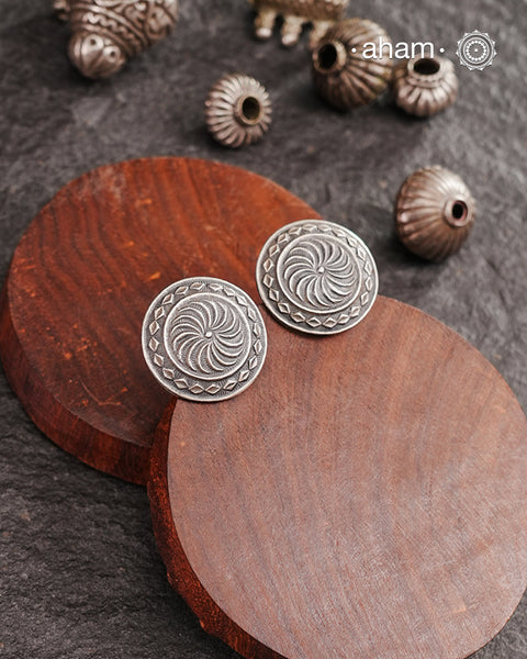 Mewad Silver Studs