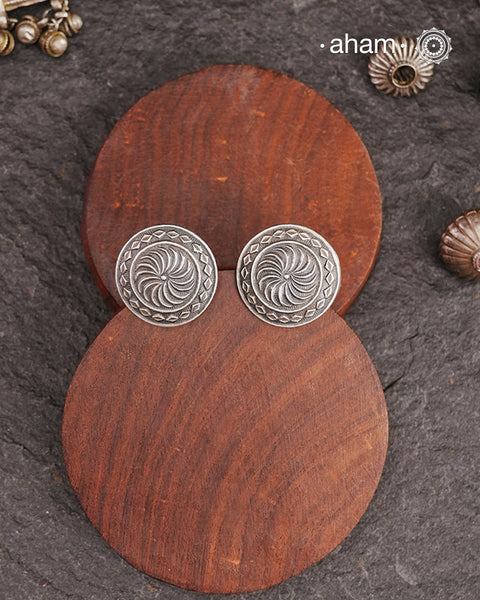 Mewad Silver Studs