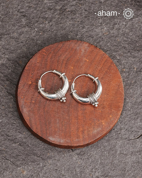 Mewad bali earrings handcrafted in 92.5 sterling silver. Light weight classic hoops that look great with both ethnic and work wear.