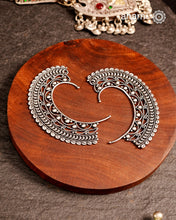 Mewad Silver Earcuff