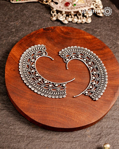 Mewad Silver Earcuff