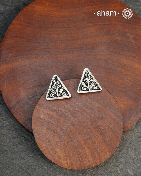 Mewad Studs handcrafted in 92.5 sterling silver with Chitai work. An ode to the glorious state of Rajasthan. Light weight, great as everyday and ethnic wear.