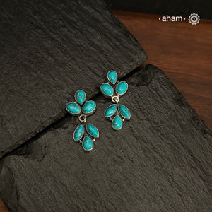 92.5 Sterling Silver Earring with Turquoise Stones.
Light weight and easy to wear all day long.