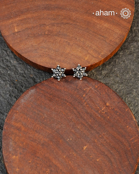 Beautiful silver studs with coloured stone highlights. Crafted in 92.5 silver, these are a great addition to your wardrobe.