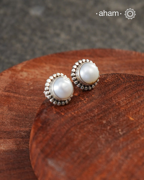 Everyday wear handcrafted 92.5 silver earrings with pearls.