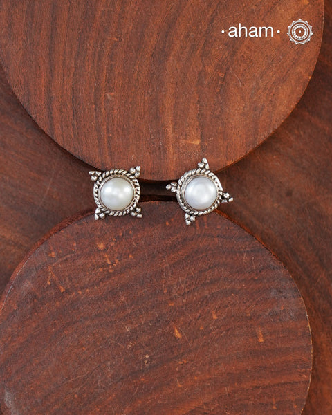 Everyday wear handcrafted 92.5 silver earrings with pearls.