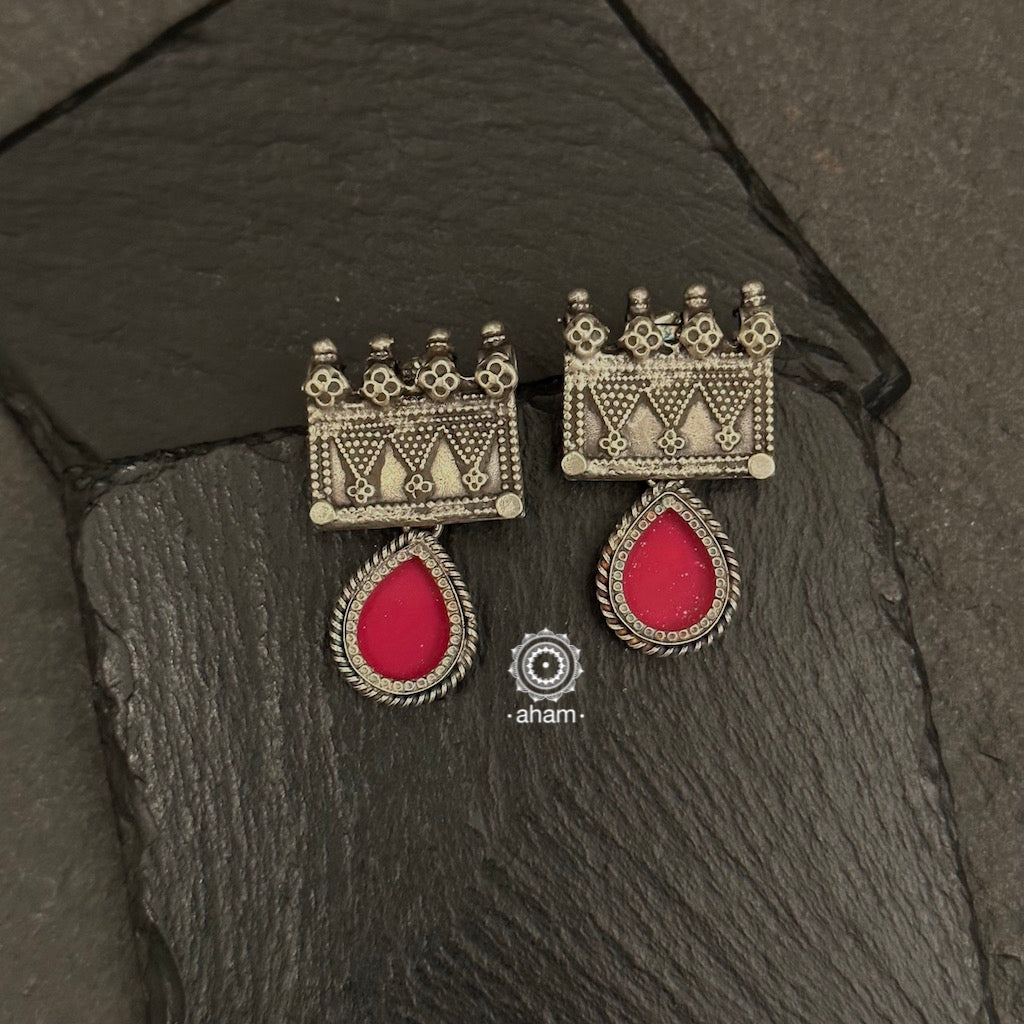 Handcrafted 92.5 sterling silver Rang Mahal drop earrings. The magic that happens when glass, silver and a pop of colour come together.