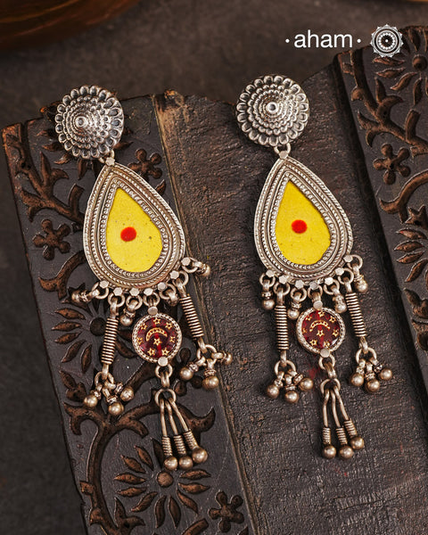 Handcrafted 92.5 sterling silver Rang Mahal Yellow drop earrings. The magic that happens when glass, silver and a pop of colour come together.