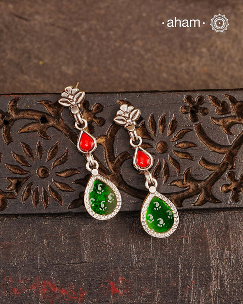 Handcrafted 92.5 sterling silver Rang Mahal green drop earrings. The magic that happens when glass, silver and a pop of colour come together.