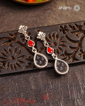 Handcrafted 92.5 sterling silver Rang Mahal black drop earrings. The magic that happens when glass, silver and a pop of colour come together.