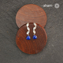Contemporary light weight earrings in 92.5 silver and semi precious stone drop.
Minimalist work wear jewellery.Perfect wear from Dawn to Dusk
