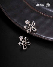 AM.PM Flower Silver Earring