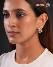 AM.PM Flower Silver Earring