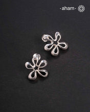 AM.PM Flower Silver Earring