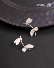 AM.PM Leaf Silver Earring