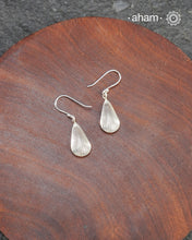 Contemporary light weight earrings in 92.5 silver. Minimalist work wear jewellery.&nbsp;
Perfect wear from Dawn to Dusk.