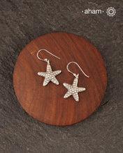 Contemporary light weight earrings in 92.5 silver. Minimalist work wear jewellery.
Perfect wear from Dawn to Dusk.