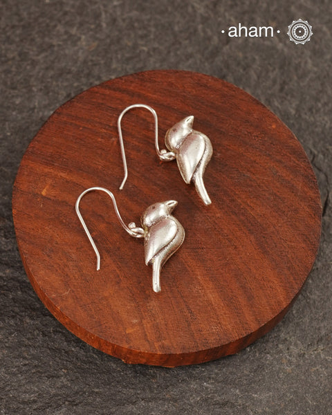 Contemporary light weight earrings in 92.5 silver. Minimalist work wear jewellery.
Perfect wear from Dawn to Dusk.