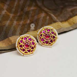 Adorn your attire with these festive pink gold polish silver studs. Handcrafted with a jadauv setting, they offer a perfect size that goes with almost any look, bringing a hint of shimmering elegance to any ensemble.