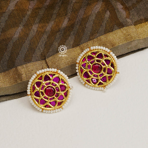 Adorn your attire with these festive pink gold polish silver studs. Handcrafted with a jadauv setting, they offer a perfect size that goes with almost any look, bringing a hint of shimmering elegance to any ensemble.