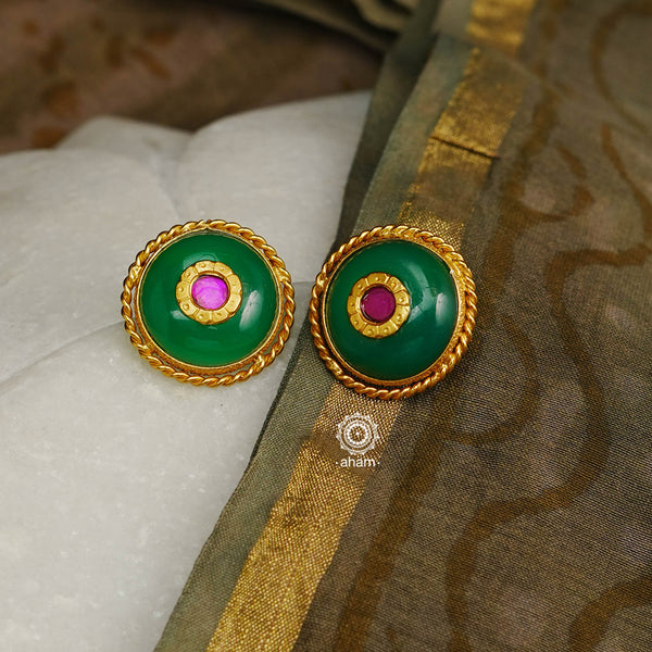 Beautiful semi precious green stone with inlay kudan work set in sterling 92.5 silver with gold polish. Wear it with your business suit or Indian wear. Looks Great with both. 