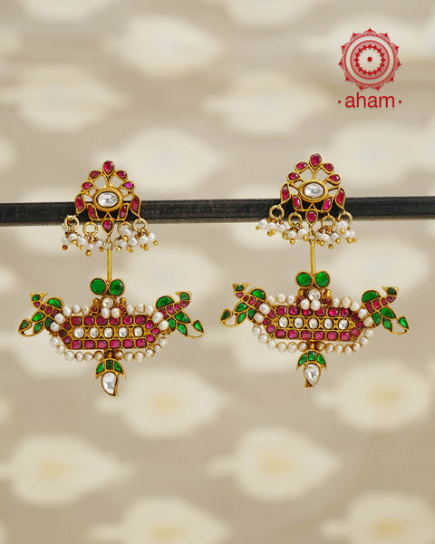 Fine Kundan work Earrings with delicate work. Crafted in finest silver with gold polish and pearls, these are heirloom&nbsp;earrings that can be passed on for generations to come.&nbsp;