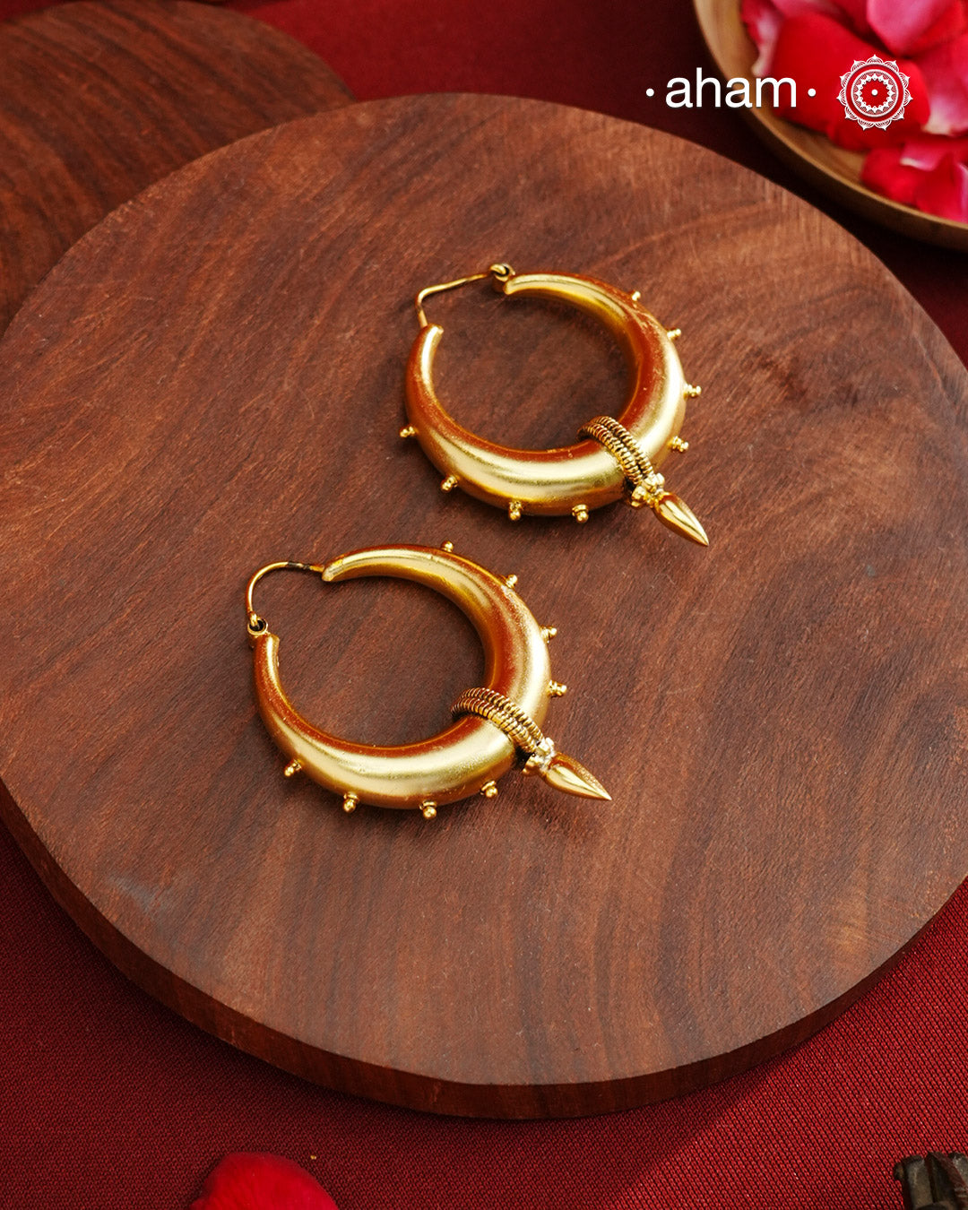 The classic hoops that never go out of style.
Crafted in 92.5 silver and dipped in stunning gold.