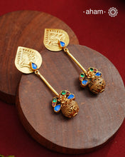 Fun gold polish earring with beautiful kundan work and intricate detailing
Handcrafted using traditional methods in 92.5 sterling silver with gold polish.&nbsp;
Pair these with your fusion outfits this festive season to ace your look.