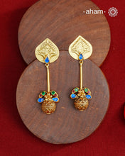 Fun gold polish earring with beautiful kundan work and intricate detailing
Handcrafted using traditional methods in 92.5 sterling silver with gold polish.&nbsp;
Pair these with your fusion outfits this festive season to ace your look.