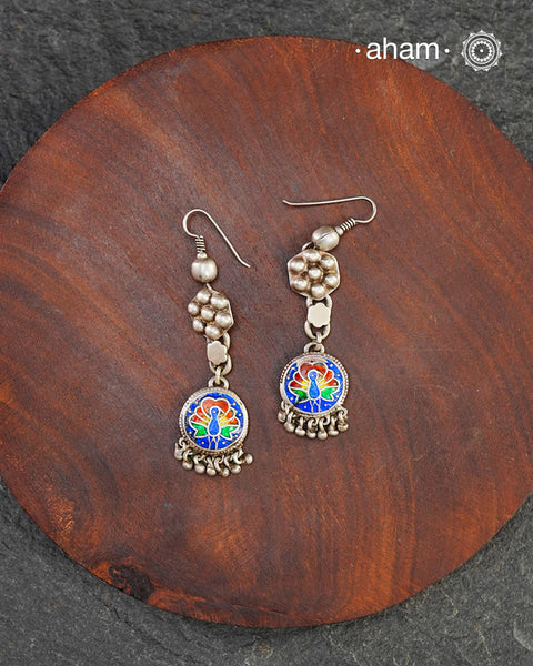 Vintage Peacock Meena Silver Earrings
Please note that the meena work is irregularities since they are old vintage pieces