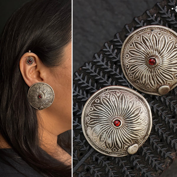 How beautiful are these dome shaped silver studs! Light weight and so easy to wear. Vintage plug earrings that are converted to stud style easy to wear earrings.