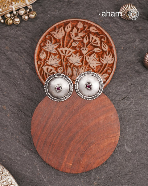 Expertly handcrafted in Kolhapur, these 92.5 sterling silver earrings are made by skilled artisans. Their lightweight design makes them ideal for everyday wear.