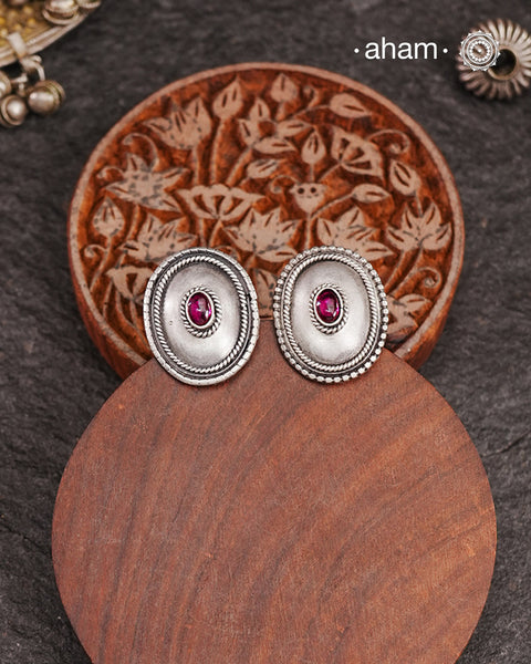 Expertly handcrafted in Kolhapur, these 92.5 sterling silver earrings are made by skilled artisans. Their lightweight design makes them ideal for everyday wear.