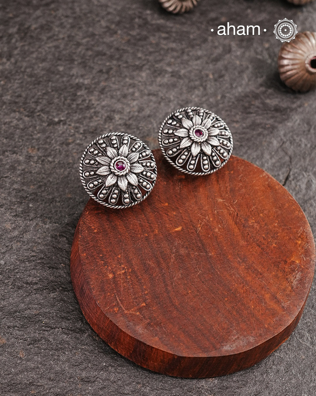Expertly handcrafted in Kolhapur, these 92.5 sterling silver earrings are made by skilled artisans. Their lightweight design makes them ideal for everyday wear.