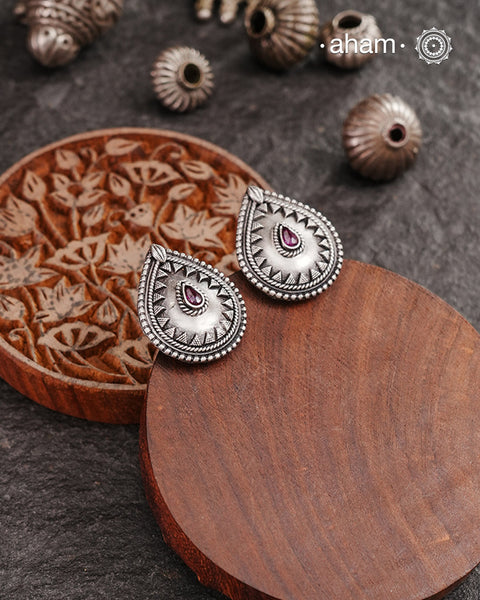 Expertly handcrafted in Kolhapur, these 92.5 sterling silver earrings are made by skilled artisans. Their lightweight design makes them ideal for everyday wear.