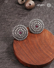 Expertly handcrafted in Kolhapur, these 92.5 sterling silver earrings are made by skilled artisans. Their lightweight design makes them ideal for everyday wear.