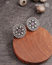 Expertly handcrafted in Kolhapur, these 92.5 sterling silver earrings are made by skilled artisans. Their lightweight design makes them ideal for everyday wear.