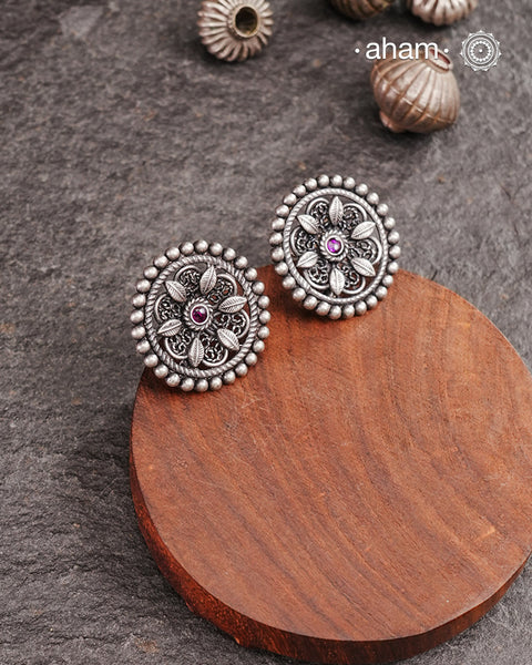 Expertly handcrafted in Kolhapur, these 92.5 sterling silver earrings are made by skilled artisans. Their lightweight design makes them ideal for everyday wear.