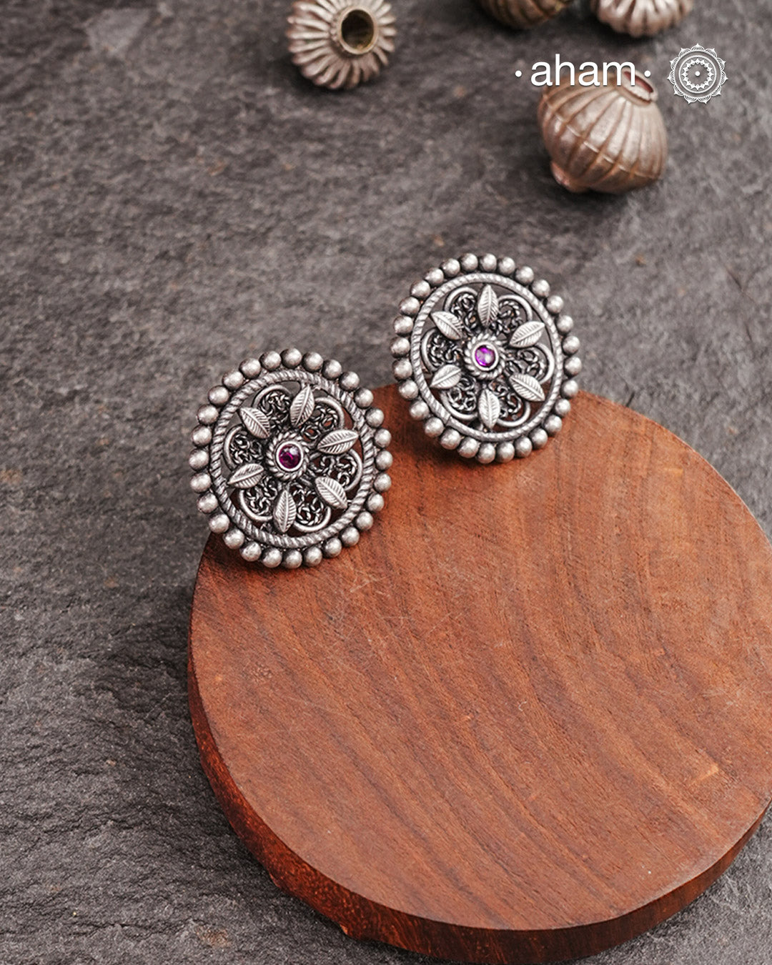 Expertly handcrafted in Kolhapur, these 92.5 sterling silver earrings are made by skilled artisans. Their lightweight design makes them ideal for everyday wear.
