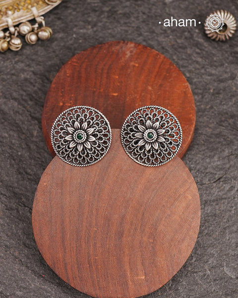 Expertly handcrafted in Kolhapur, these 92.5 sterling silver earrings are made by skilled artisans. Their lightweight design makes them ideal for everyday wear.