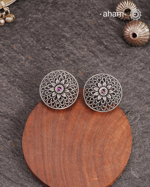 Expertly handcrafted in Kolhapur, these 92.5 sterling silver earrings are made by skilled artisans. Their lightweight design makes them ideal for everyday wear.