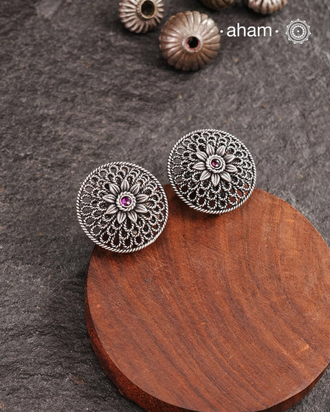 Expertly handcrafted in Kolhapur, these 92.5 sterling silver earrings are made by skilled artisans. Their lightweight design makes them ideal for everyday wear.